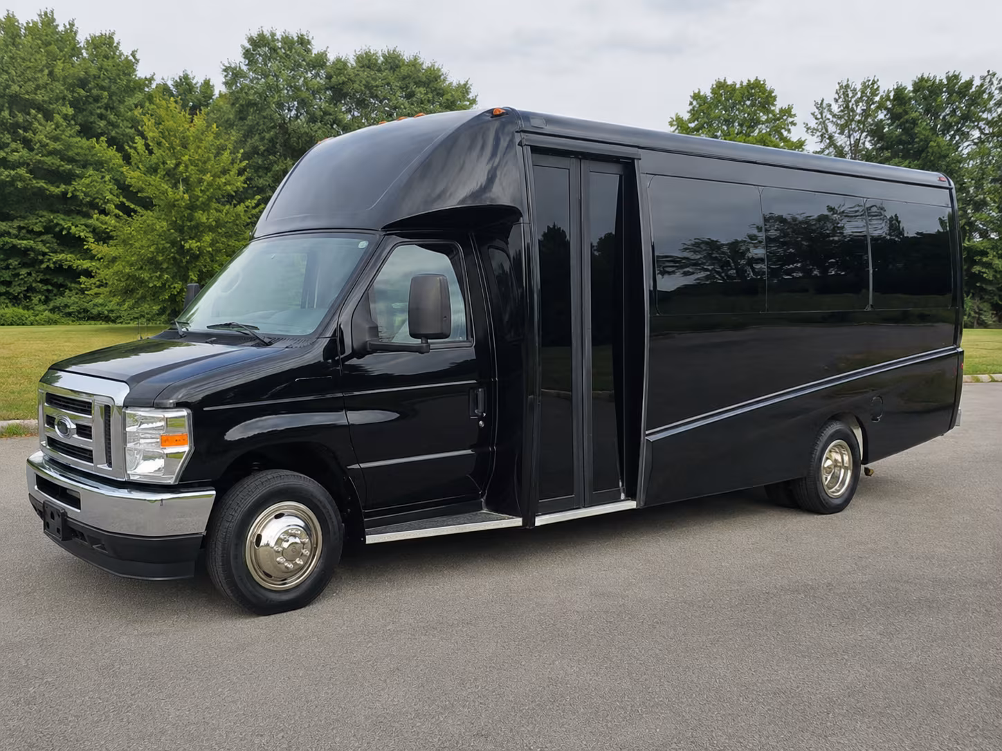 charter buses for large scranton prom groups heading out of town