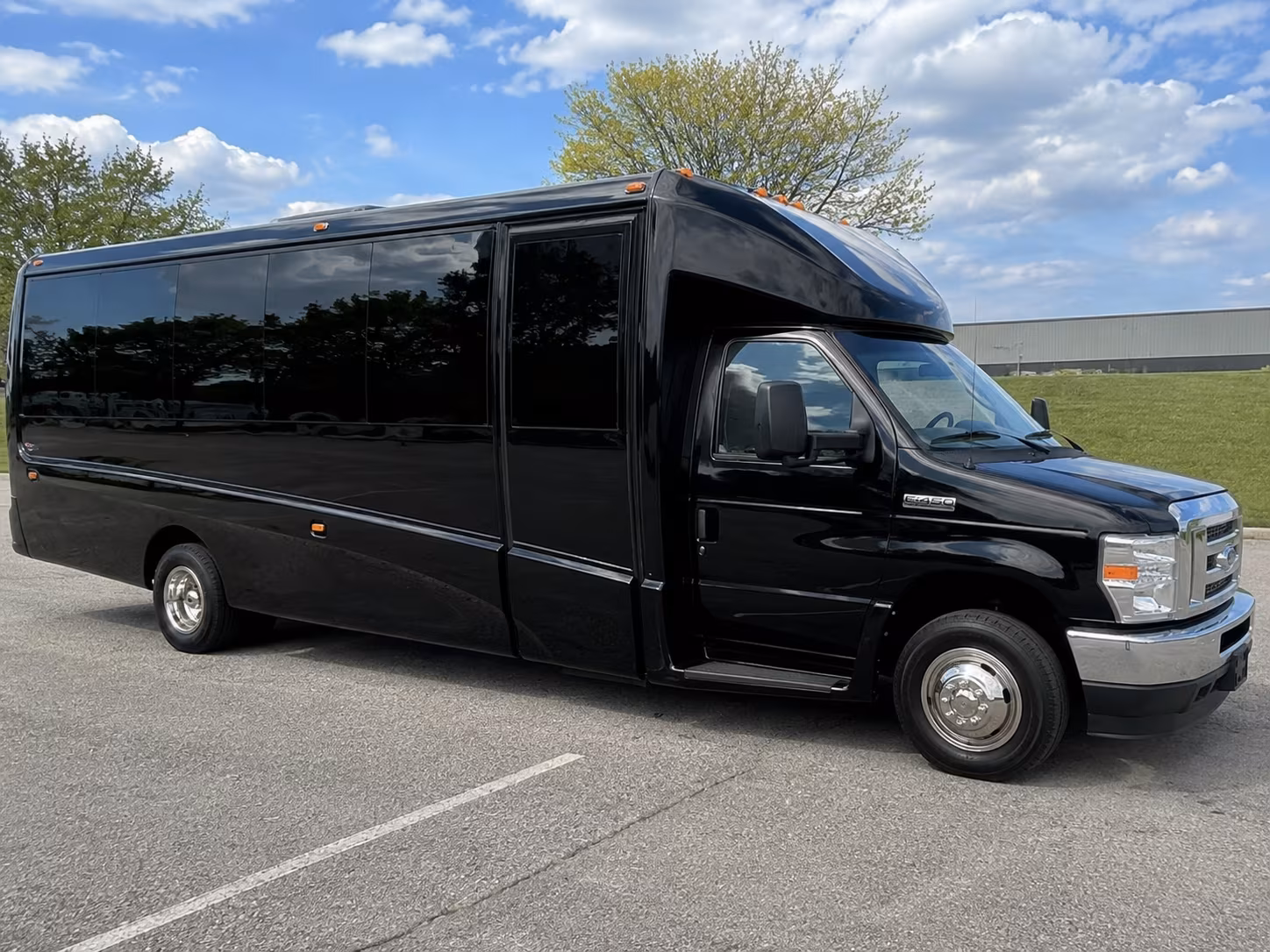 corporate airport transfer buses to wilkes barre scranton international airport