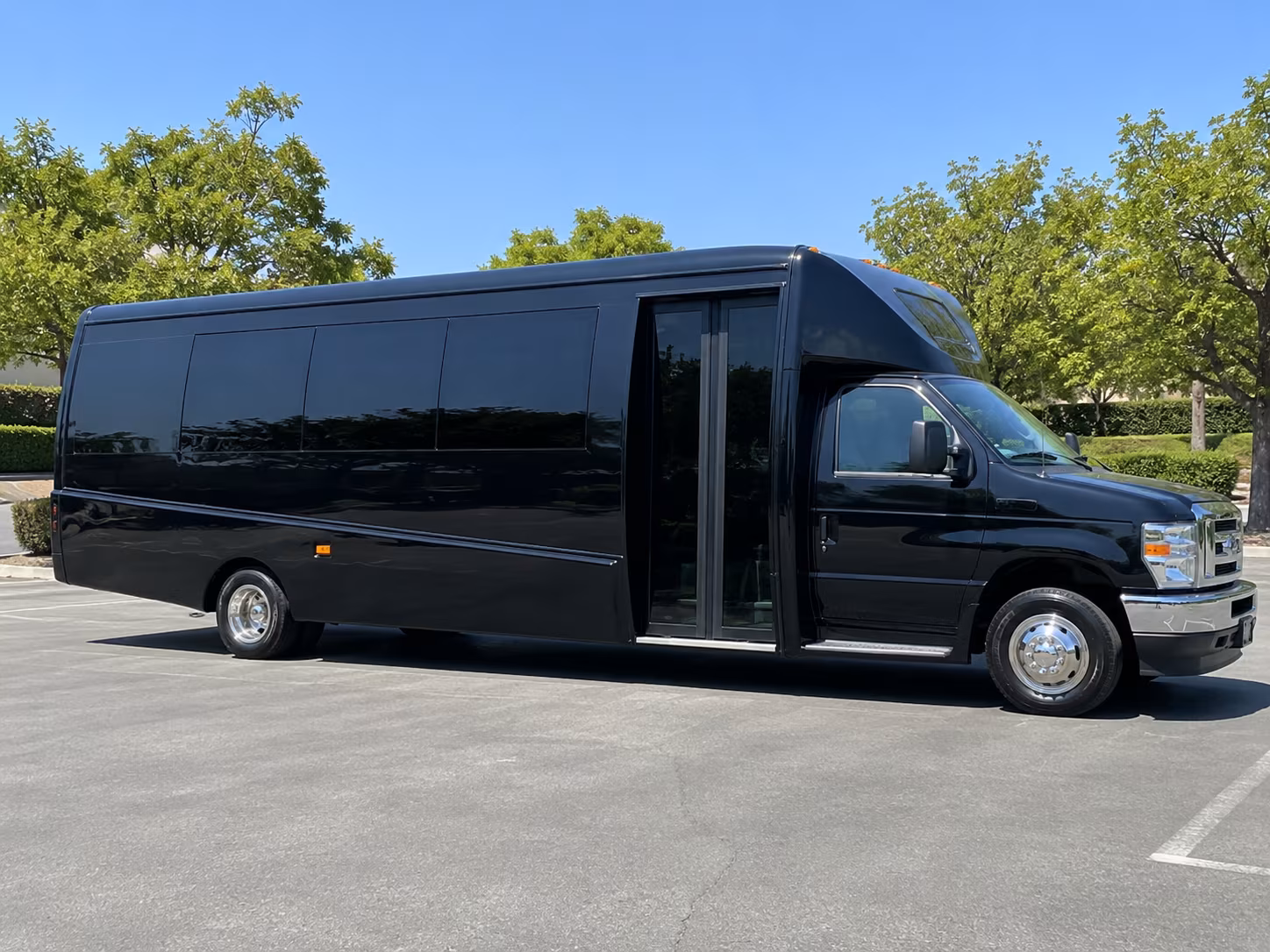 minibus rentals for smaller scranton prom friend groups