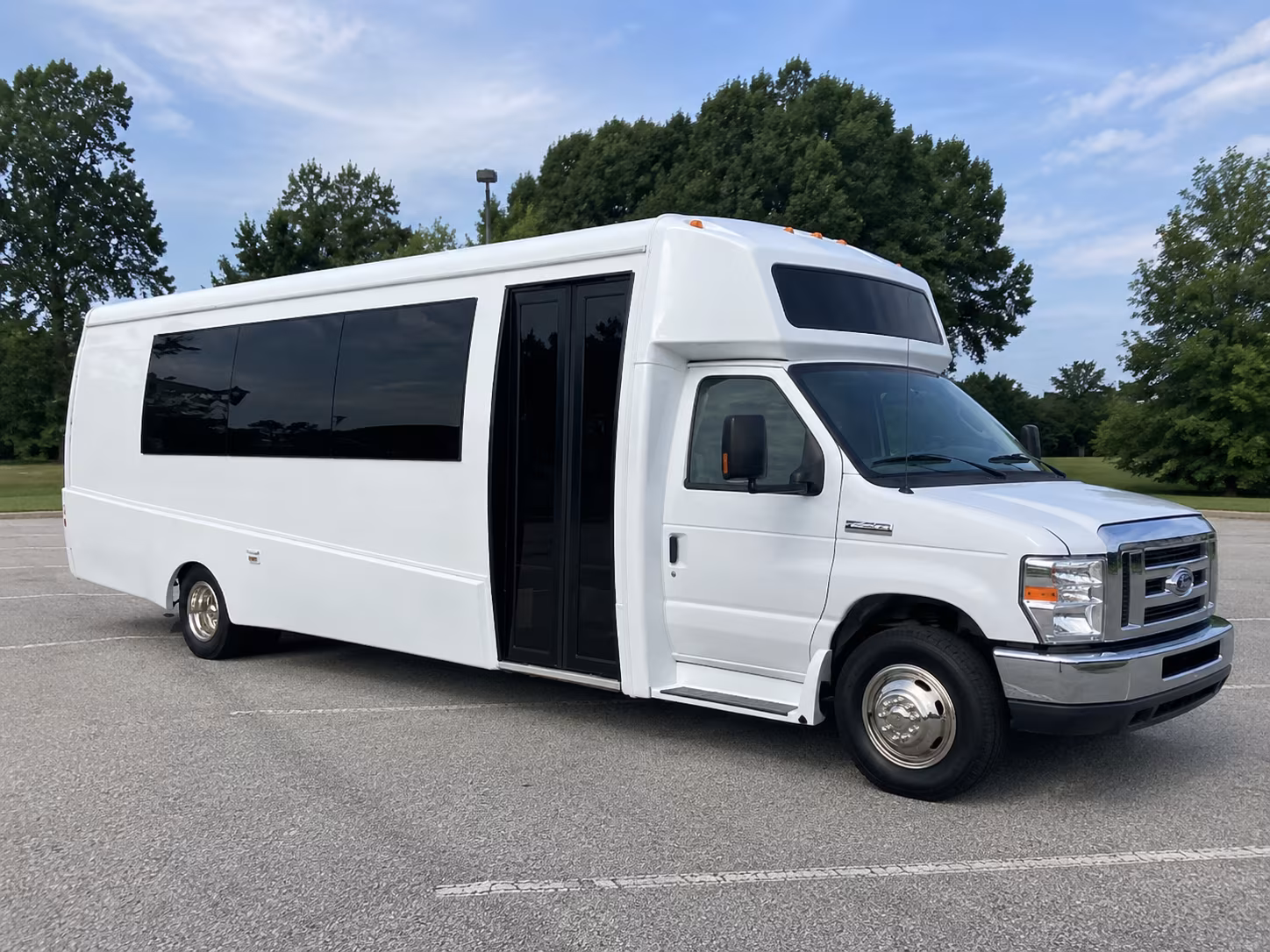 scranton 18 passenger party bus