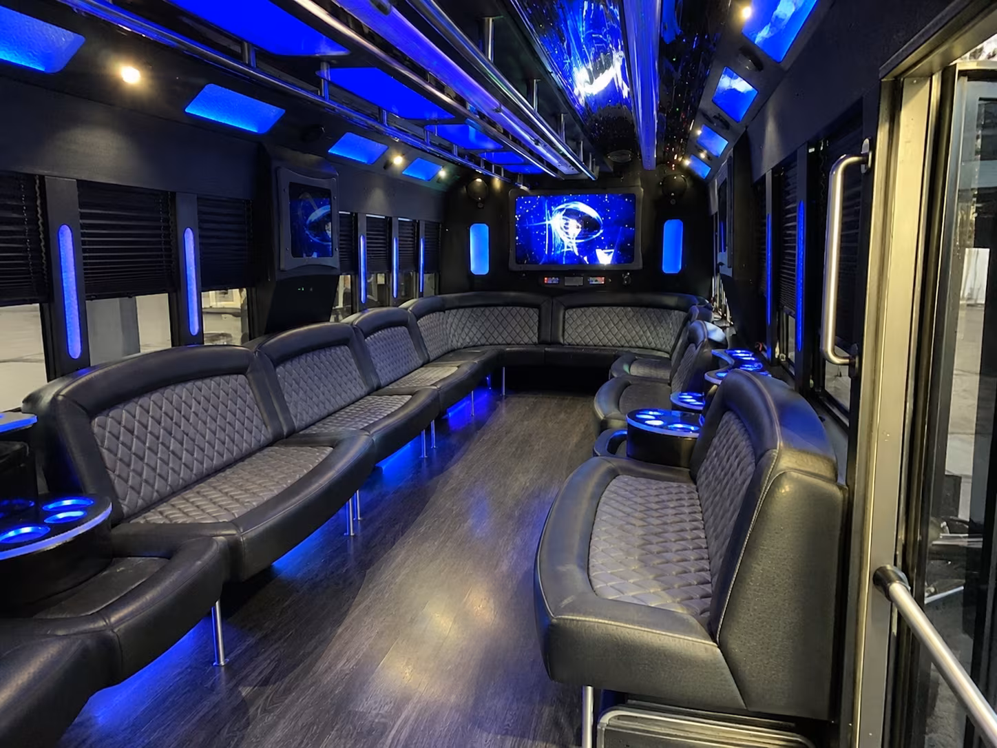 scranton 28 passenger party bus interior